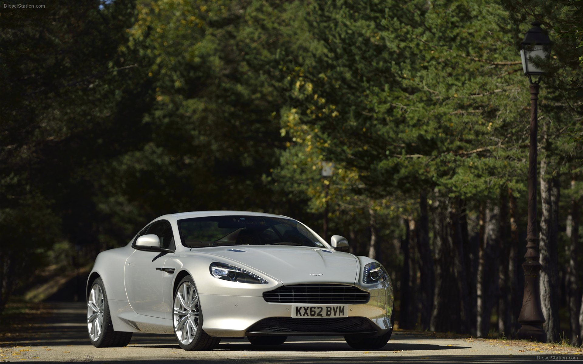 Aston Martin DB9 2013